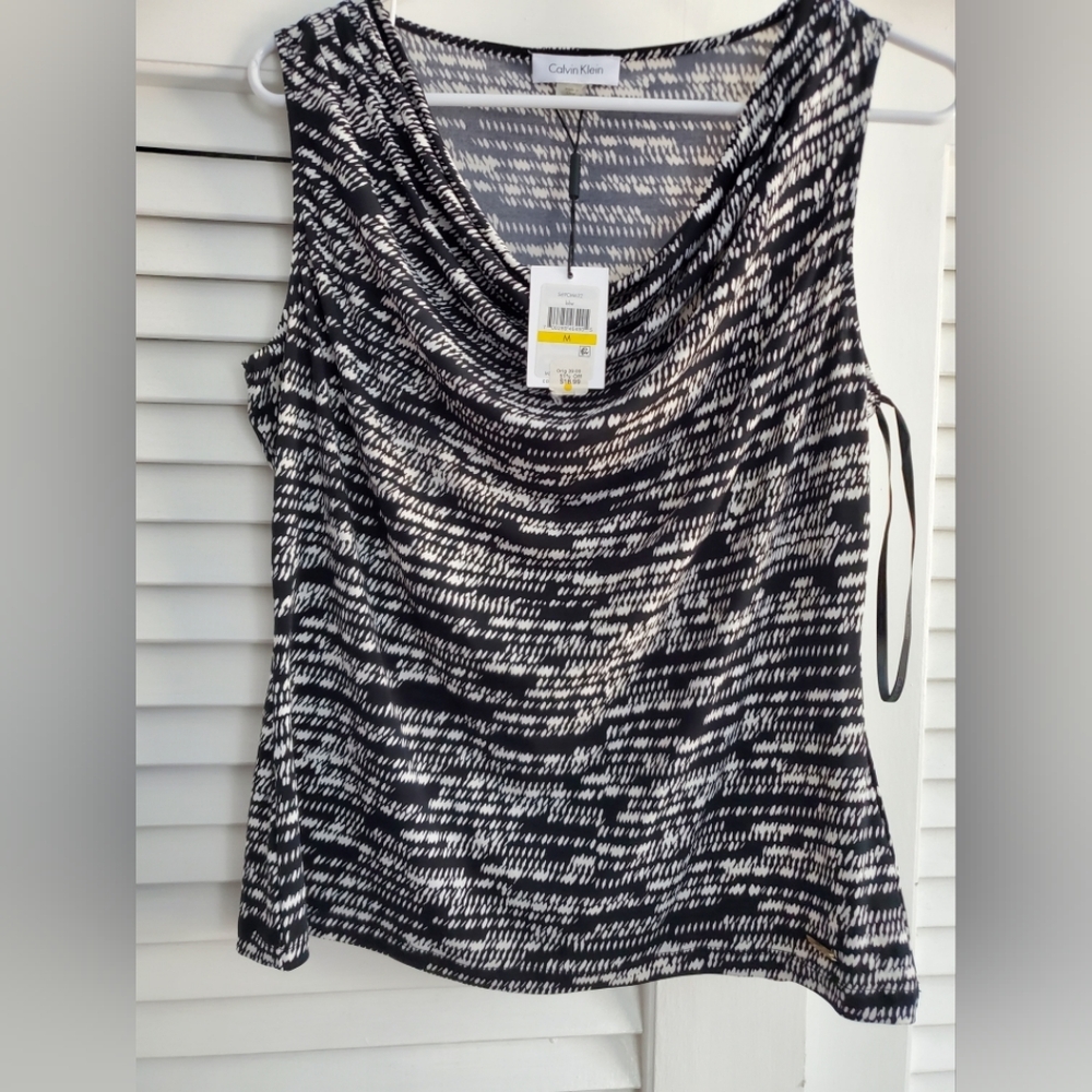 NWT Calvin Klein Black and White Sleeveless Top size medium